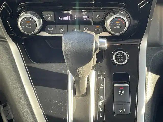 日産 セレナ ハイウェイスターVセレクションⅡ 福岡県 2018(平30)年 7万km ブリリアントホワイトパール プロパイロット/フリップダウンモニター/純正９インチナビ（ＭＭ５１８Ｄ－Ｌ）/フルセグTV/CD/DVD/BD/SD/BT/AUX/AM/FM/アラウンドビューモニター/エマージェンシーブレーキ/ＬＤＷ/ソナー/レーダークルーズコントロール/デジタルインナーミラー/ハンズフリー両側パワースライドドア/ステアリングヒーター/前席シートヒーター/パーキングアシスト/ビルトインETC/ドライブレコーダー/電動パーキング/ブレーキホールド/ステアリングリモコン/アイドリングストップ/スマートキー/プッシュスタート/純正AW/ロールサンシェード/シートバックテーブル