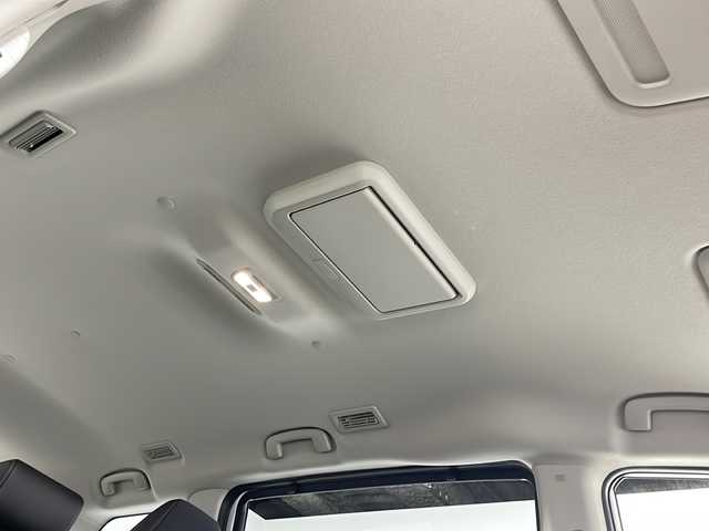 日産 セレナ e－パワー ハイウェイスター V 広島県 2025(令7)年 0.1千km プリズムホワイト 登録済未使用車　10Km/ヘッドランプ オートレベライザー/アダプティブLEDヘッドライトシステム/インテリジェント アラウンドビューモニター(移動物 検知機能付)/インテリジェント ルームミラー/アドバンスドドライブアシストディスプレイ（12.3インチカラーディスプレイ）/統合型インターフェースディスプレイ/ワイヤレス充電器/6スピーカー/NissanConnectナビゲーションシステム（地デジ内蔵）/車載通信ユニット（TCU［Telematics Control Unit］）/ETC2.0ユニット（ビルトインタイプ）/ドライブレコーダー（前後セット）/プロパイロット（ナビリンク機能付）/プロパイロット緊急停止支援システム(SOSコール機能付)/SOSコール/後席専用モニターHDMI NissanConnectナビ付車用/両側パワースライドドア/純正16インチアルミホイール(205/65/R16)/エアバッグ(運転席/助手席/サイド/カーテン)