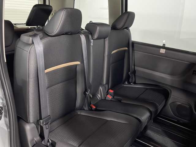 日産 セレナ e－パワー ハイウェイスター V 広島県 2025(令7)年 0.1千km プリズムホワイト 登録済未使用車　10Km/ヘッドランプ オートレベライザー/アダプティブLEDヘッドライトシステム/インテリジェント アラウンドビューモニター(移動物 検知機能付)/インテリジェント ルームミラー/アドバンスドドライブアシストディスプレイ（12.3インチカラーディスプレイ）/統合型インターフェースディスプレイ/ワイヤレス充電器/6スピーカー/NissanConnectナビゲーションシステム（地デジ内蔵）/車載通信ユニット（TCU［Telematics Control Unit］）/ETC2.0ユニット（ビルトインタイプ）/ドライブレコーダー（前後セット）/プロパイロット（ナビリンク機能付）/プロパイロット緊急停止支援システム(SOSコール機能付)/SOSコール/後席専用モニターHDMI NissanConnectナビ付車用/両側パワースライドドア/純正16インチアルミホイール(205/65/R16)/エアバッグ(運転席/助手席/サイド/カーテン)