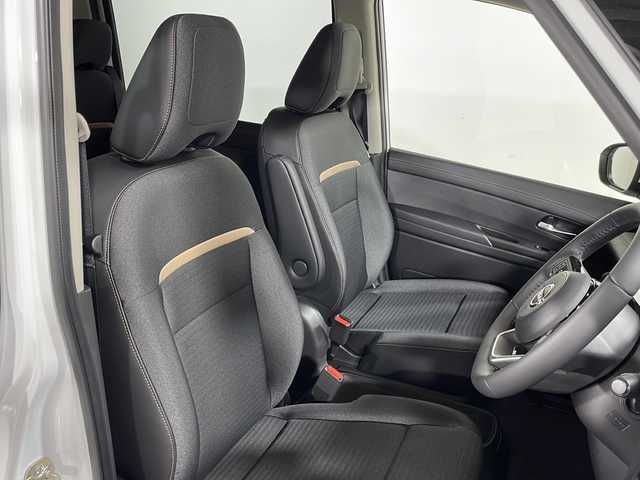 日産 セレナ e－パワー ハイウェイスター V 広島県 2025(令7)年 0.1千km プリズムホワイト 登録済未使用車　10Km/ヘッドランプ オートレベライザー/アダプティブLEDヘッドライトシステム/インテリジェント アラウンドビューモニター(移動物 検知機能付)/インテリジェント ルームミラー/アドバンスドドライブアシストディスプレイ（12.3インチカラーディスプレイ）/統合型インターフェースディスプレイ/ワイヤレス充電器/6スピーカー/NissanConnectナビゲーションシステム（地デジ内蔵）/車載通信ユニット（TCU［Telematics Control Unit］）/ETC2.0ユニット（ビルトインタイプ）/ドライブレコーダー（前後セット）/プロパイロット（ナビリンク機能付）/プロパイロット緊急停止支援システム(SOSコール機能付)/SOSコール/後席専用モニターHDMI NissanConnectナビ付車用/両側パワースライドドア/純正16インチアルミホイール(205/65/R16)/エアバッグ(運転席/助手席/サイド/カーテン)