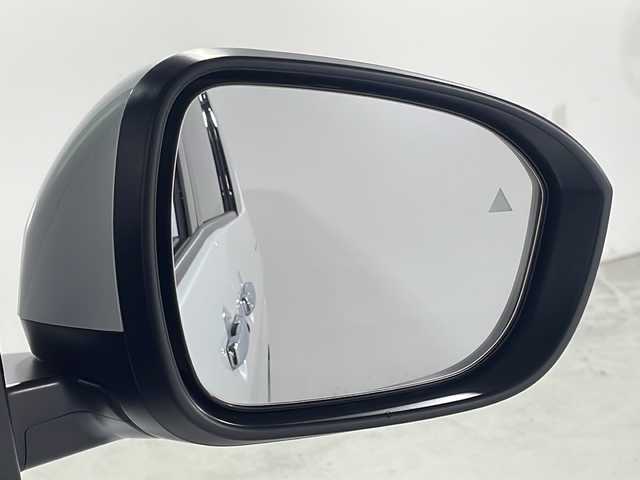 日産 セレナ e－パワー ハイウェイスター V 広島県 2025(令7)年 0.1千km プリズムホワイト 登録済未使用車　10Km/ヘッドランプ オートレベライザー/アダプティブLEDヘッドライトシステム/インテリジェント アラウンドビューモニター(移動物 検知機能付)/インテリジェント ルームミラー/アドバンスドドライブアシストディスプレイ（12.3インチカラーディスプレイ）/統合型インターフェースディスプレイ/ワイヤレス充電器/6スピーカー/NissanConnectナビゲーションシステム（地デジ内蔵）/車載通信ユニット（TCU［Telematics Control Unit］）/ETC2.0ユニット（ビルトインタイプ）/ドライブレコーダー（前後セット）/プロパイロット（ナビリンク機能付）/プロパイロット緊急停止支援システム(SOSコール機能付)/SOSコール/後席専用モニターHDMI NissanConnectナビ付車用/両側パワースライドドア/純正16インチアルミホイール(205/65/R16)/エアバッグ(運転席/助手席/サイド/カーテン)