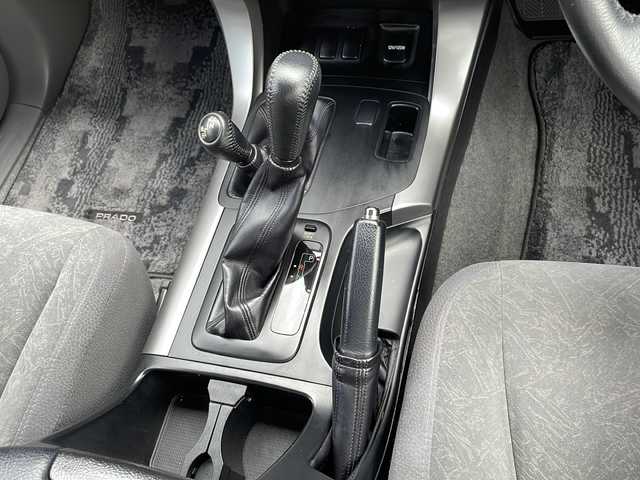 トヨタ ランドクルーザー プラド TX－LTD 60thスペシャル 佐賀県 2007(平19)年 18万km ホワイト ワンオーナー/社外ナビ（CN-RE05WD）/フルセグTV/Bluetooth/USB/DVD/バックカメラ/センターデフロック/ETC/LEDヘッドライト/オートライト/フォグランプ/ルーフレール/純正17インチAW/純正フロアマット/保証書/記録簿H22/24/26/30/R2/4/6/取扱説明書/スペアキー