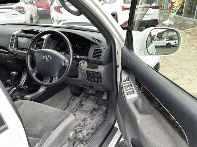 トヨタ ランドクルーザー プラド TX－LTD 60thスペシャル 佐賀県 2007(平19)年 18万km ホワイト ワンオーナー/社外ナビ（CN-RE05WD）/フルセグTV/Bluetooth/USB/DVD/バックカメラ/センターデフロック/ETC/LEDヘッドライト/オートライト/フォグランプ/ルーフレール/純正17インチAW/純正フロアマット/保証書/記録簿H22/24/26/30/R2/4/6/取扱説明書/スペアキー