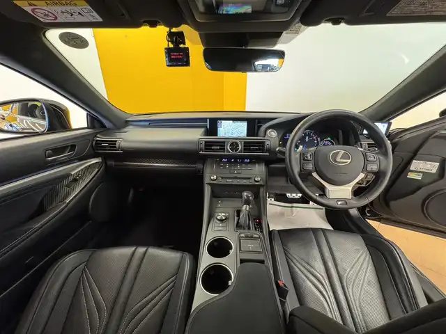 レクサス ＲＣ Ｆ 群馬県 2015(平27)年 6.5万km ブラック レーダークルーズコントロール/オートハイビーム/ブラインドスポットモニター/パーキングセンサー/レーンディパーチャーアラート/プリクラッシュセーフティ/純正SDナビ/   BT/フルセグ/CD/DVD/Blu-ray/SD/AM/FM/USB/バックカメラ/黒革シート/前席シートヒーター/前席エアシート/本革巻きステアリング/ステアリングヒーター/3眼LEDヘッドライト/純正フロアマット/純正19インチAW/ドライブレコーダー/ビルトインETC