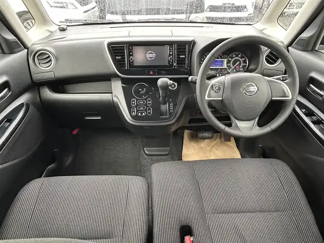 日産 デイズ ルークス ハイウェイスターX 宮崎県 2017(平29)年 9万km ホワイトパール /ナビ(MM317D-W)//TV/CD/DVD/Bluetooth//アラウンドビューモニター//バックカメラ//片側パワースライドドア//オートライト//純正フロアマット//純正アルミホイール//ドアバイザー//取扱/保証書//スペアキー×１