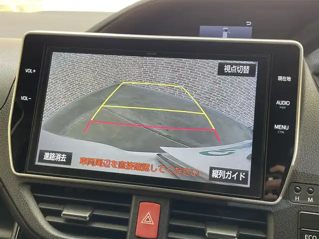 トヨタ ヴォクシー ZS 岩手県 2017(平29)年 6.4万km ホワイトパールクリスタルシャイン ワンオーナー/４WD/オプション12.1型後席モニター/寒冷地仕様/両側パワースライドドア/トヨタセーフティセンスC/プリクラッシュセーフティ/レーンディパーチャーアラート/オートマチックハイビーム/先行車発進告知機能/クルーズコントロール/MTモード付AT/横滑り防止装置/アイドリングストップ/純正オプション10.5型ナビ/フルセグTV/HDMI入力/TVキャンセラー/バックカメラ/ETC/リヤオートエアコン/ロールサンシェード/LEDヘッドランプ/LEDフォグランプ/純正16インチアルミホイール