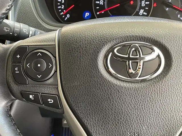 トヨタ ヴォクシー ZS 岩手県 2017(平29)年 6.4万km ホワイトパールクリスタルシャイン ワンオーナー/４WD/オプション12.1型後席モニター/寒冷地仕様/両側パワースライドドア/トヨタセーフティセンスC/プリクラッシュセーフティ/レーンディパーチャーアラート/オートマチックハイビーム/先行車発進告知機能/クルーズコントロール/MTモード付AT/横滑り防止装置/アイドリングストップ/純正オプション10.5型ナビ/フルセグTV/HDMI入力/TVキャンセラー/バックカメラ/ETC/リヤオートエアコン/ロールサンシェード/LEDヘッドランプ/LEDフォグランプ/純正16インチアルミホイール