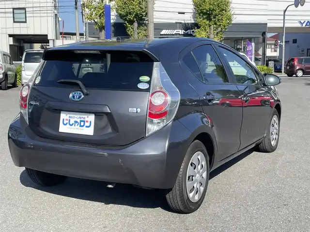 トヨタ アクア 東京都 2014(平26)年 1.5万km グレーメタリック (株)IDOMが運営する【じしゃロン昭島店】の自社ローン専用車両になります。こちらは現金またはオートローンご利用時の価格です。自社ローンご希望の方は別途その旨お申付け下さい/純正ナビ（7インチ）/BT/SD/CD/DVD/ワンセグTV/バックカメラ/社外ETC/ワンオーナー/電動格納ミラー/１５０００ｋｍ