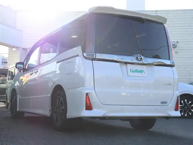 トヨタ ノア Si ダブルバイビーⅢ 神奈川県 2020(令2)年 4.3万km ホワイトパールクリスタルシャイン ワンオーナー/純正メモリナビ/フルセグテレビ/フリップダウンモニター/クルーズコントロール/プッシュスタート/両側パワースライドドア/ETC2.0/LEDヘッドライト/スマートキー/保証書/取説/ナビ説/記録(R.4.5.7)/スペアスマートキー