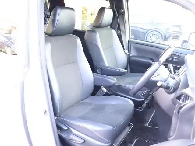 トヨタ ノア Si ダブルバイビーⅢ 神奈川県 2020(令2)年 4.3万km ホワイトパールクリスタルシャイン ワンオーナー/純正メモリナビ/フルセグテレビ/フリップダウンモニター/クルーズコントロール/プッシュスタート/両側パワースライドドア/ETC2.0/LEDヘッドライト/スマートキー/保証書/取説/ナビ説/記録(R.4.5.7)/スペアスマートキー