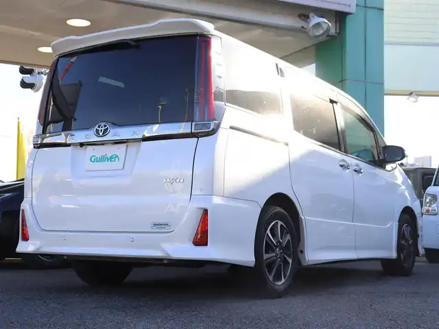 トヨタ ノア Si ダブルバイビーⅢ 神奈川県 2020(令2)年 4.3万km ホワイトパールクリスタルシャイン ワンオーナー/純正メモリナビ/フルセグテレビ/フリップダウンモニター/クルーズコントロール/プッシュスタート/両側パワースライドドア/ETC2.0/LEDヘッドライト/スマートキー/保証書/取説/ナビ説/記録(R.4.5.7)/スペアスマートキー