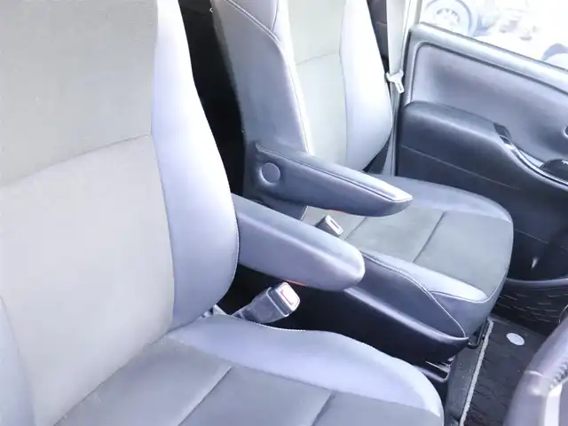 トヨタ ノア Si ダブルバイビーⅢ 神奈川県 2020(令2)年 4.3万km ホワイトパールクリスタルシャイン ワンオーナー/純正メモリナビ/フルセグテレビ/フリップダウンモニター/クルーズコントロール/プッシュスタート/両側パワースライドドア/ETC2.0/LEDヘッドライト/スマートキー/保証書/取説/ナビ説/記録(R.4.5.7)/スペアスマートキー