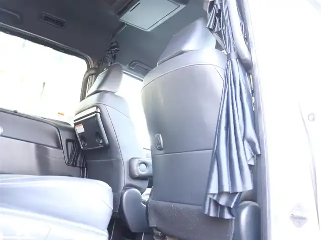 トヨタ ノア Si ダブルバイビーⅢ 神奈川県 2020(令2)年 4.3万km ホワイトパールクリスタルシャイン ワンオーナー/純正メモリナビ/フルセグテレビ/フリップダウンモニター/クルーズコントロール/プッシュスタート/両側パワースライドドア/ETC2.0/LEDヘッドライト/スマートキー/保証書/取説/ナビ説/記録(R.4.5.7)/スペアスマートキー