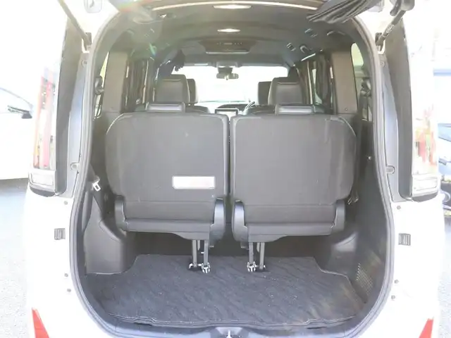 トヨタ ノア Si ダブルバイビーⅢ 神奈川県 2020(令2)年 4.3万km ホワイトパールクリスタルシャイン ワンオーナー/純正メモリナビ/フルセグテレビ/フリップダウンモニター/クルーズコントロール/プッシュスタート/両側パワースライドドア/ETC2.0/LEDヘッドライト/スマートキー/保証書/取説/ナビ説/記録(R.4.5.7)/スペアスマートキー