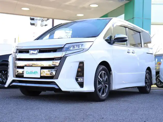 トヨタ ノア Si ダブルバイビーⅢ 神奈川県 2020(令2)年 4.3万km ホワイトパールクリスタルシャイン ワンオーナー/純正メモリナビ/フルセグテレビ/フリップダウンモニター/クルーズコントロール/プッシュスタート/両側パワースライドドア/ETC2.0/LEDヘッドライト/スマートキー/保証書/取説/ナビ説/記録(R.4.5.7)/スペアスマートキー