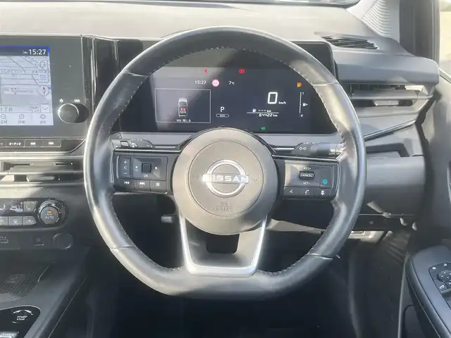 日産 ノート e－パワー X FOUR 島根県 2023(令5)年 6.5万km スーパーブラック 4WD/プロパイロット　/・レーダークルーズコントロール/・レーンアシスト/純正９インチメモリナビ　/(AM/FM/フルセグTV/Ｂｌｕｅｔｏｏｔｈ接続)　/全方位／バックカメラ　/ビルトインＥＴＣ2.0/インテリジェント　エマージェンシーブレーキ/後側方車両検知警報システム/前後コーナーセンサー　/前席シートヒーター　/ステアリングヒーター/電動パーキングブレーキ/オートホールド　/オートハイビーム／ライト/置くだけ充電/純正フロアマット/保証書・取扱説明書・スペアキー1本