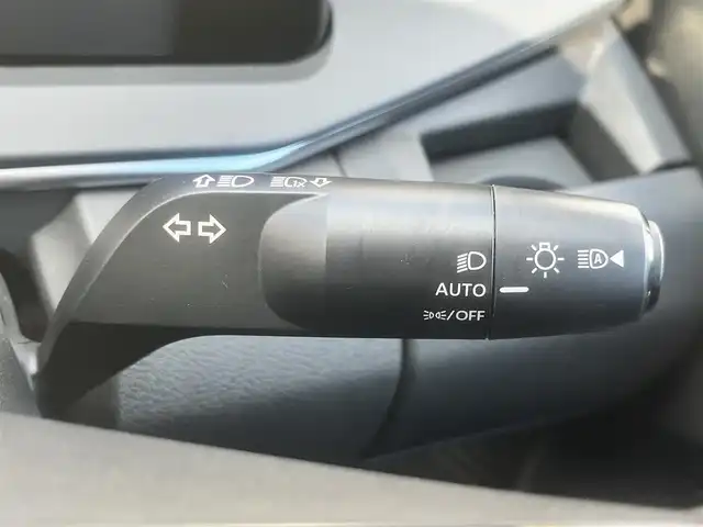 日産 ノート e－パワー X FOUR 島根県 2023(令5)年 6.5万km スーパーブラック 4WD/プロパイロット　/・レーダークルーズコントロール/・レーンアシスト/純正９インチメモリナビ　/(AM/FM/フルセグTV/Ｂｌｕｅｔｏｏｔｈ接続)　/全方位／バックカメラ　/ビルトインＥＴＣ2.0/インテリジェント　エマージェンシーブレーキ/後側方車両検知警報システム/前後コーナーセンサー　/前席シートヒーター　/ステアリングヒーター/電動パーキングブレーキ/オートホールド　/オートハイビーム／ライト/置くだけ充電/純正フロアマット/保証書・取扱説明書・スペアキー1本