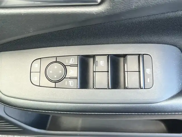 日産 ノート e－パワー X FOUR 島根県 2023(令5)年 6.5万km スーパーブラック 4WD/プロパイロット　/・レーダークルーズコントロール/・レーンアシスト/純正９インチメモリナビ　/(AM/FM/フルセグTV/Ｂｌｕｅｔｏｏｔｈ接続)　/全方位／バックカメラ　/ビルトインＥＴＣ2.0/インテリジェント　エマージェンシーブレーキ/後側方車両検知警報システム/前後コーナーセンサー　/前席シートヒーター　/ステアリングヒーター/電動パーキングブレーキ/オートホールド　/オートハイビーム／ライト/置くだけ充電/純正フロアマット/保証書・取扱説明書・スペアキー1本