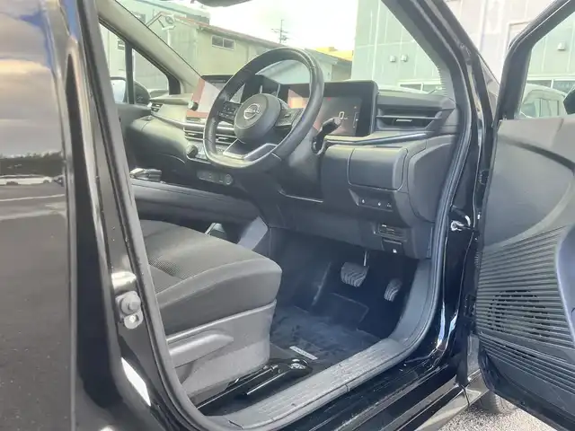 日産 ノート e－パワー X FOUR 島根県 2023(令5)年 6.5万km スーパーブラック 4WD/プロパイロット　/・レーダークルーズコントロール/・レーンアシスト/純正９インチメモリナビ　/(AM/FM/フルセグTV/Ｂｌｕｅｔｏｏｔｈ接続)　/全方位／バックカメラ　/ビルトインＥＴＣ2.0/インテリジェント　エマージェンシーブレーキ/後側方車両検知警報システム/前後コーナーセンサー　/前席シートヒーター　/ステアリングヒーター/電動パーキングブレーキ/オートホールド　/オートハイビーム／ライト/置くだけ充電/純正フロアマット/保証書・取扱説明書・スペアキー1本