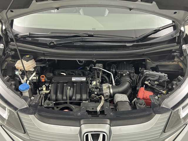 ホンダ フリード ハイブリット G ホンダセンシング 宮城県 2018(平30)年 6万km ルナシルバーM 禁煙車/ホンダセンシング/・衝突軽減ブレーキ/・路外逸脱抑制機能/・先行車発進お知らせ機能/・アダプティブクルーズコントロール/・車線維持支援システム/・標識認識機能/両側パワースライドドア/バックカメラ/純正9インチSDナビ/・BT/SD/DVD/CD/AM/FM/フルセグTV/純正ドライブレコーダー（F/R）/ビルトインETC/ステアリングスイッチ/プッシュスタート/スマートキー/LEDヘッドライト/純正フロアマット/純正15インチホイールキャップ/後席ロールサンシェード/ドアバイザー/横滑り防止装置/アイドリングストップ