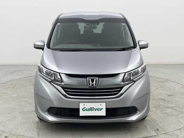 ホンダ フリード ハイブリット G ホンダセンシング 宮城県 2018(平30)年 6万km ルナシルバーM 禁煙車/ホンダセンシング/・衝突軽減ブレーキ/・路外逸脱抑制機能/・先行車発進お知らせ機能/・アダプティブクルーズコントロール/・車線維持支援システム/・標識認識機能/両側パワースライドドア/バックカメラ/純正9インチSDナビ/・BT/SD/DVD/CD/AM/FM/フルセグTV/純正ドライブレコーダー（F/R）/ビルトインETC/ステアリングスイッチ/プッシュスタート/スマートキー/LEDヘッドライト/純正フロアマット/純正15インチホイールキャップ/後席ロールサンシェード/ドアバイザー/横滑り防止装置/アイドリングストップ