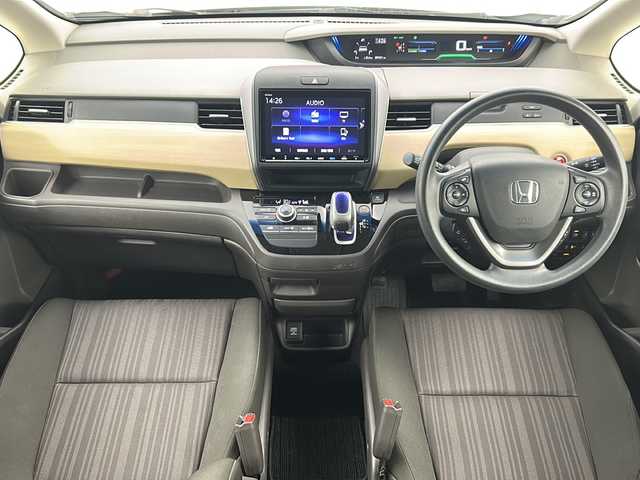 ホンダ フリード ハイブリット G ホンダセンシング 宮城県 2018(平30)年 6万km ルナシルバーM 禁煙車/ホンダセンシング/・衝突軽減ブレーキ/・路外逸脱抑制機能/・先行車発進お知らせ機能/・アダプティブクルーズコントロール/・車線維持支援システム/・標識認識機能/両側パワースライドドア/バックカメラ/純正9インチSDナビ/・BT/SD/DVD/CD/AM/FM/フルセグTV/純正ドライブレコーダー（F/R）/ビルトインETC/ステアリングスイッチ/プッシュスタート/スマートキー/LEDヘッドライト/純正フロアマット/純正15インチホイールキャップ/後席ロールサンシェード/ドアバイザー/横滑り防止装置/アイドリングストップ