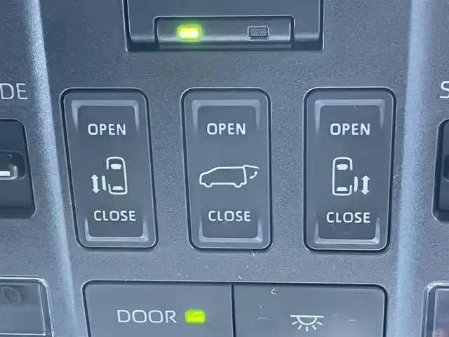 トヨタ アルファードハイブリット Z 東京都 2025(令7)年 0.1千km ブラック 登録済未使用車　/１４型ディスプレィオーディオ　/BluetoothAudio/HDMI/USB/AppleCarPlay/AndroidAuto/アラウンドビューモニター/ムーンルーフ　/両側パワースライドドア　/パワーバックドア　/セーフティセンス /パーキングサポートブレーキ /ブラインドスポットモニター /レーダクルーズコントロール/レーントレーンシングアシスト/アダプティブハイビームアシスト/ドライバー異常時対応システム/プッシュエンジンスタート/スマートキー/保証書＆取説