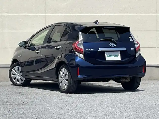 トヨタ アクア S スタイルブラック 茨城県 2018(平30)年 6.4万km ダークブルーマイカ Toyota Safety Sense C/純正SDナビ(NSCP-W64)/・ワンセグYV/CD/BT/バックカメラ/ETC/ステアリングリモコン/オートハイビーム/オートライト/LEDライト/ライトレベライザー/Wエアバッグ/横滑り防止装置/ABS/フロアマット/ウインカーミラー/電動格納ミラー/スマートキー/プッシュスタート/取扱説明書