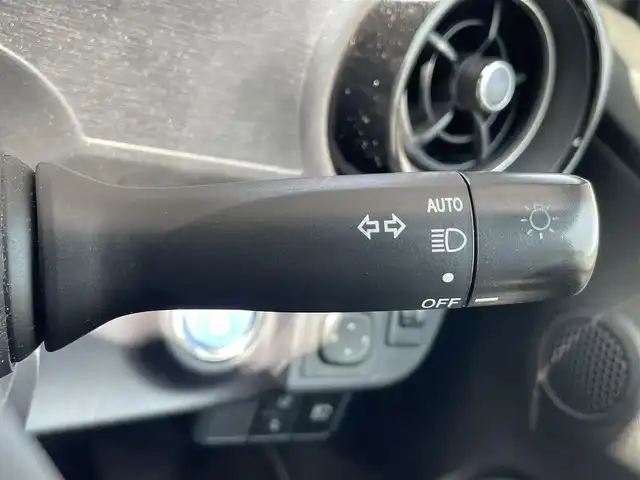 トヨタ アクア S スタイルブラック 茨城県 2018(平30)年 6.4万km ダークブルーマイカ Toyota Safety Sense C/純正SDナビ(NSCP-W64)/・ワンセグYV/CD/BT/バックカメラ/ETC/ステアリングリモコン/オートハイビーム/オートライト/LEDライト/ライトレベライザー/Wエアバッグ/横滑り防止装置/ABS/フロアマット/ウインカーミラー/電動格納ミラー/スマートキー/プッシュスタート/取扱説明書