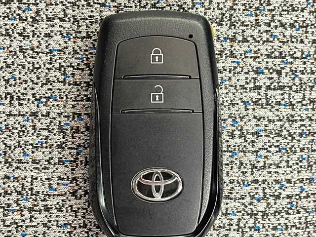 トヨタ ヤリスクロス ハイブリッド Z 千葉県 2020(令2)年 3.6万km ホワイトパールクリスタルシャイン 純正8インチナビ/　AM FM Bluetooth USB/フルセグTV/バックモニター/レーダークルーズコントロール/プリクラッシュセーフティ/レーンキープアシスト/オートハイビーム/パーキングアシスト/ビルトインETC2.0/ドライブレコーダー/LEDオートヘッドライト/ハーフレザーシート/パワーシート/シートヒーター(前席)/純正18インチアルミホイール/ドライブモードセレクト/オートブレーキホールド/スマートキー&プッシュスタート