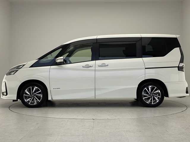 日産 セレナ ハイウェイスター V 愛知県 2020(令2)年 5.2万km ブリリアントホワイトパール 衝突軽減システム/純10型ナビ/11型フリップダウンモニター/全方位カメラ/両側パワースライドドア/ブラインドスポットモニター/クルーズコントロール/コーナーセンサー/純正アルミホイール/LEDヘッドライト/リアオートエアコン/レーンキープアシスト/オートマチックハイビーム/ドライブレコーダー/ETC/ステアリングスイッチ/スマートキー/プッシュスタート