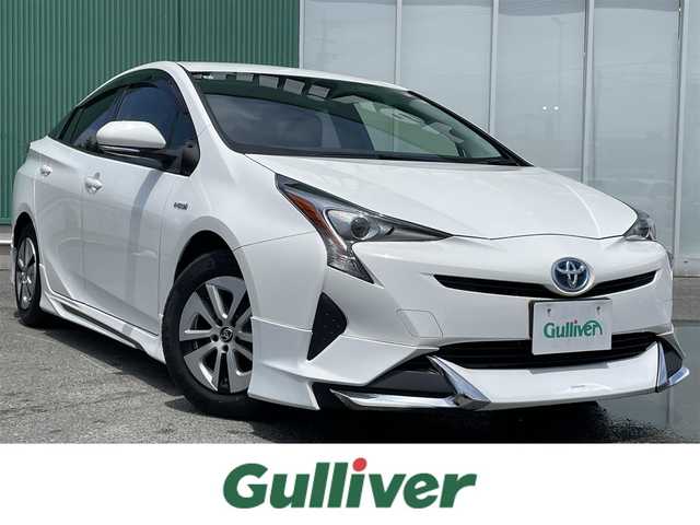 トヨタ プリウス S 福岡県 2018(平30)年 6.9万km スーパーホワイトⅡ エンジンスタートボタン/スマートキー（スペアキー１本）/アイドリングストップ/パワーステアリング/パワーウィンドウ/オートエアコン/ETC/純正SDナビ（CD.BT.ワンセグ）/純正フロアマット/純正アルミホイール/エアロパーツ（F.S.R）/ABS/横滑り防止装置/盗難防止装置/オートライト/W+サイドエアバック/衝突軽減システム/カーテンエアバック