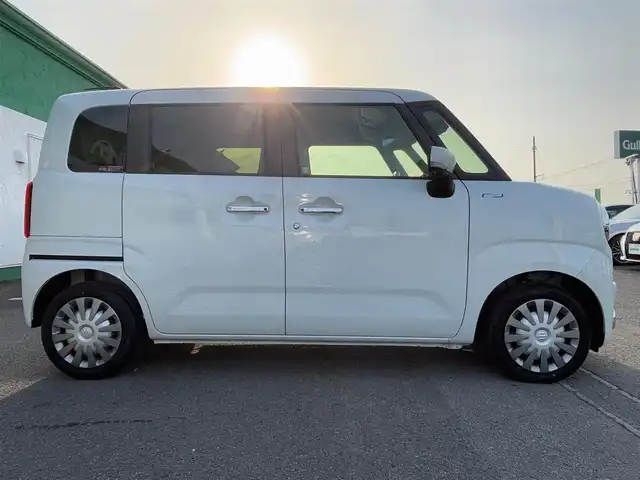 スズキ ワゴンＲ スマイル HYBRID X 徳島県 2024(令6)年 0.8万km ピュアホワイトP 純正SDナビ/　Bluetooth、CD、DVD、USB、TV/両側パワースライドドア/リアパーキングセンサー/シートヒーター【Ｄ席のみ】/LEDフォグランプ/USB充電口×２/アイドリングストップ/純正フロアマット/ドアバイザー/デュアルカメラブレーキサポート/横滑り防止機能/レーンキープアシスト/盗難防止装置