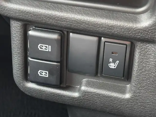 スズキ ワゴンＲ スマイル HYBRID X 徳島県 2024(令6)年 0.8万km ピュアホワイトP 純正SDナビ/　Bluetooth、CD、DVD、USB、TV/両側パワースライドドア/リアパーキングセンサー/シートヒーター【Ｄ席のみ】/LEDフォグランプ/USB充電口×２/アイドリングストップ/純正フロアマット/ドアバイザー/デュアルカメラブレーキサポート/横滑り防止機能/レーンキープアシスト/盗難防止装置