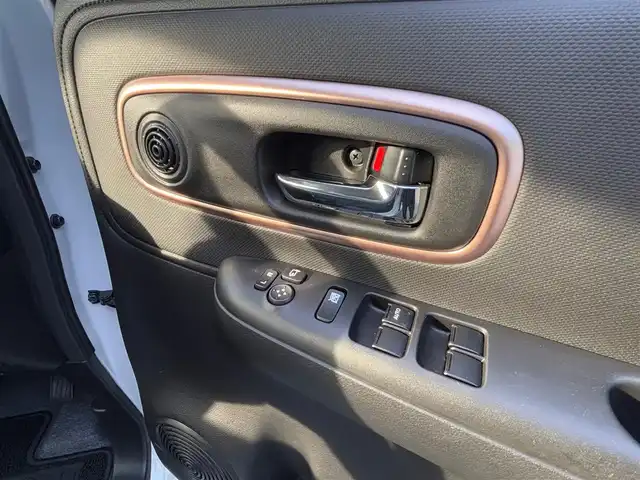 スズキ ワゴンＲ スマイル HYBRID X 沖縄県 2024(令6)年 0.8万km ピュアホワイトP 純正ナビ　/（ＡＭ／ＦＭ／ＣＤ／ＤＶＤ／ＢＴ）　/フルセグＴＶ　/全方位モニター　/両側パワスラ　/衝突軽減　/クルーズコントロール　/コーナーセンサー　/純正フロアマット　/ベンチシート　/レーンキープアシスト/アイドリングストップ/スマートキー/LEDヘッドライト/オートライト