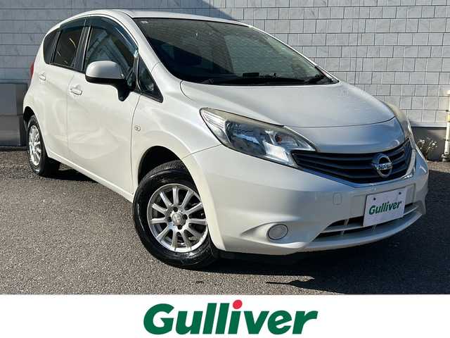 日産 ノート X FOUR 福島県 2013(平25)年 5.8万km ブリリアントホワイトパール パートタイム４ＷＤ　純正ＳＤナビ　バックカメラ　純正エンジンスターター　純正ホイールカバー付き冬タイヤ車載　純フロアマット　電動格納ミラー　ドラレコ　フルセグＴＶ　スペアキー　ＥＴＣ　Ｐスタート