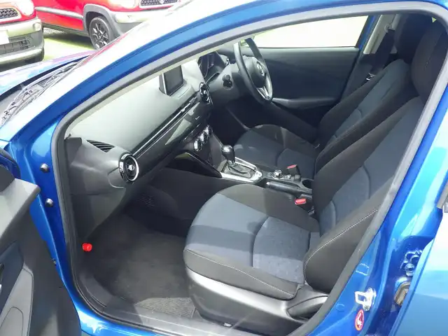 マツダ デミオ 13S 千葉県 2014(平26)年 5.1万km ダイナミックブルーマイカ スマートシティブレーキサポート/エコアイドル/純正SDナビ/地デジTV/【DVD/CD再生機能　Bluetooth接続】/バックカメラ/革巻きステアリング/ステアリングスイッチ/LEDヘッドライト/ウインカーミラー/純正15インチアルミホイル/サイド/カーテンエアバッグ/アドバンストキーレスエントリー