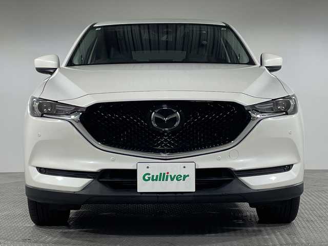 マツダ ＣＸ－５ XD Lパッケージ 神奈川県 2018(平30)年 6.8万km スノーフレイクホワイトパールマイカ マツダコネクトSDナビゲーション/フルセグ　CD DVD　AM FM Bluetooth　USB　AUX/360度ビューモニター/BOSEサウンドシステム/電動リアゲート/アドバンストスマートシティブレーキサポート/後退時スマートシティブレーキサポート/誤発進抑制機能/スマートシティブレーキサポート/レーダークルーズコントロール/ブラインドスポットモニタリング/車線逸脱警報システム/レーンキープアシストシステム/リアパーキングセンサー/ドライバーアテンションアラート/オートハイビーム/ステリングヒーター/標識認識システム/クリアランスソナー/アイドリングストップ/電子パーキング/オートホールド/本革シート/全席シートヒーター/前席パワーシート