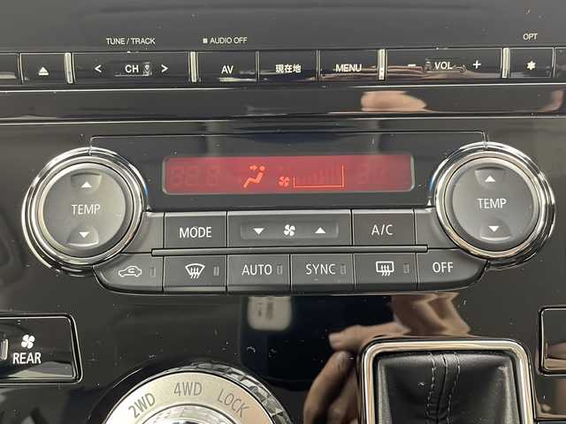 三菱 デリカＤ：５ P 岐阜県 2022(令4)年 2.5万km アメジストブラック 純正10．1インチナビ/ (AM/FM/Bluetooth)/衝突軽減ブレーキ/レーンキープアシスト/ブラインドスポットモニター/レーダークルーズコントロール/全方位モニター/両側パワースライドドア/オートサイドステップ/パワーバックドア/パワーシート/シートヒーター/ハンドルヒーター/パドルシフト/LEDヘッドライト/純正アルミホイール/ETC/フロアマット/ドアバイザー/電動パーキングブレーキ/オートホールド