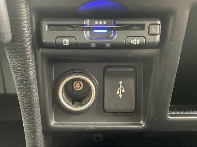 三菱 デリカＤ：５ P 岐阜県 2022(令4)年 2.5万km アメジストブラック 純正10．1インチナビ/ (AM/FM/Bluetooth)/衝突軽減ブレーキ/レーンキープアシスト/ブラインドスポットモニター/レーダークルーズコントロール/全方位モニター/両側パワースライドドア/オートサイドステップ/パワーバックドア/パワーシート/シートヒーター/ハンドルヒーター/パドルシフト/LEDヘッドライト/純正アルミホイール/ETC/フロアマット/ドアバイザー/電動パーキングブレーキ/オートホールド