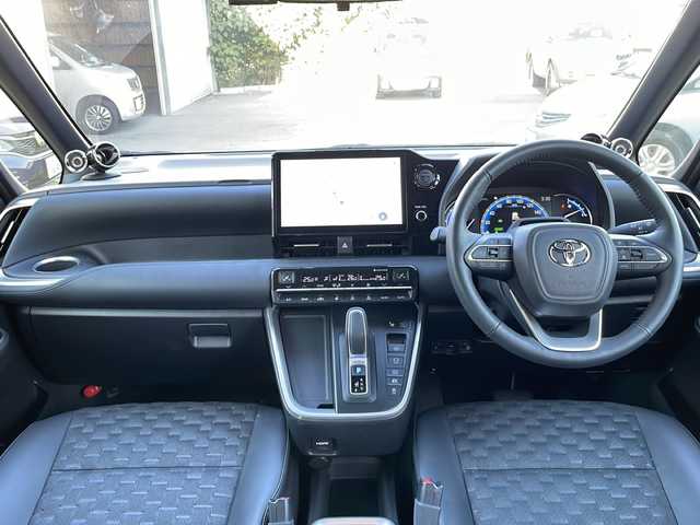 トヨタ ヴォクシー ハイブリッド S－Z 埼玉県 2023(令5)年 1.5万km ホワイトパールクリスタルシャイン Toyota Safety Sense/純正メモリナビ/　　Bluetooth/CD/DVD/ブルーレイ/フルセグ/HDMI/純正フリップダウンモニター/パノラミックビューモニター/両側パワースライドドア/パワーバックドア/レーダークルーズコントロール/LEDオートヘッドライト、オートマチックハイビーム/ハーフレザーシート/全席シートヒーター/純正16インチアルミホイール/パーキングアシスト/USBポート/100V充電/横滑り防止装置/ETC2.0/禁煙車/保証書/取扱説明書/スペアキー