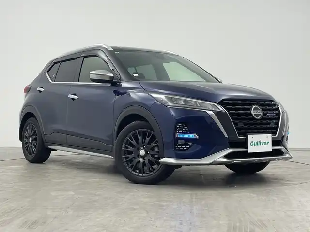 日産 キックス オーテック 三重県 2021(令3)年 1.9万km 青Ⅱ 禁煙車/純正ナビ/AM/FM/CD/DVD/BT/SD/フルセグTV/エマージェンシーブレーキ /アラウンドビューモニター /プロパイロッド/インテリジェントルームミラー/電子パーキングブレーキ/オートライト/オートハイビーム/LEDヘッドライト/ルーフレール /ドライブレコーダー/ハーフレザーシート /シートヒーター /革巻きステアリング/ETC/インテリジェントキー/プッシュスタート