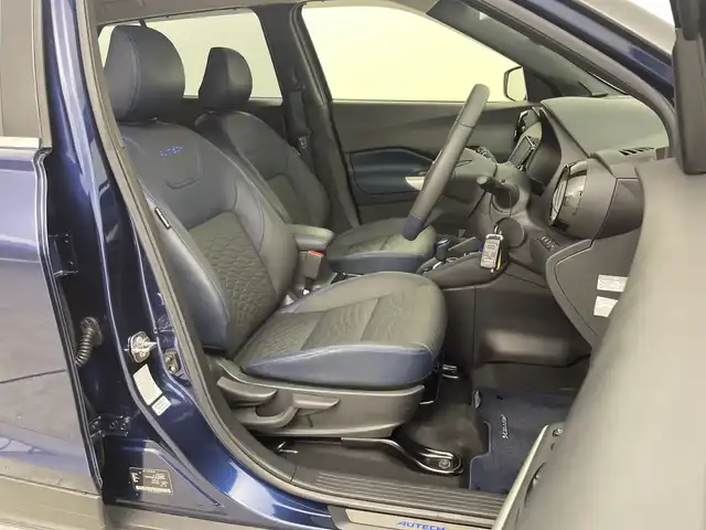 日産 キックス オーテック 三重県 2021(令3)年 1.9万km 青Ⅱ 禁煙車/純正ナビ/AM/FM/CD/DVD/BT/SD/フルセグTV/エマージェンシーブレーキ /アラウンドビューモニター /プロパイロッド/インテリジェントルームミラー/電子パーキングブレーキ/オートライト/オートハイビーム/LEDヘッドライト/ルーフレール /ドライブレコーダー/ハーフレザーシート /シートヒーター /革巻きステアリング/ETC/インテリジェントキー/プッシュスタート