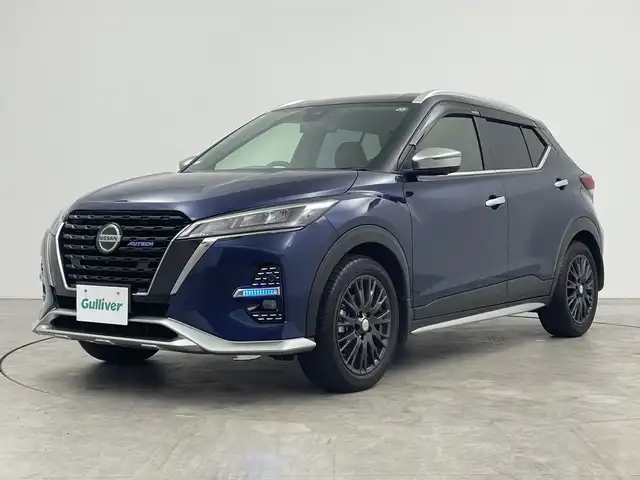 日産 キックス オーテック 三重県 2021(令3)年 1.9万km 青Ⅱ 禁煙車/純正ナビ/AM/FM/CD/DVD/BT/SD/フルセグTV/エマージェンシーブレーキ /アラウンドビューモニター /プロパイロッド/インテリジェントルームミラー/電子パーキングブレーキ/オートライト/オートハイビーム/LEDヘッドライト/ルーフレール /ドライブレコーダー/ハーフレザーシート /シートヒーター /革巻きステアリング/ETC/インテリジェントキー/プッシュスタート