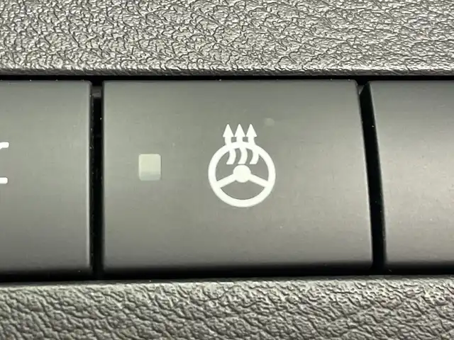 日産 キックス オーテック 三重県 2021(令3)年 1.9万km 青Ⅱ 禁煙車/純正ナビ/AM/FM/CD/DVD/BT/SD/フルセグTV/エマージェンシーブレーキ /アラウンドビューモニター /プロパイロッド/インテリジェントルームミラー/電子パーキングブレーキ/オートライト/オートハイビーム/LEDヘッドライト/ルーフレール /ドライブレコーダー/ハーフレザーシート /シートヒーター /革巻きステアリング/ETC/インテリジェントキー/プッシュスタート