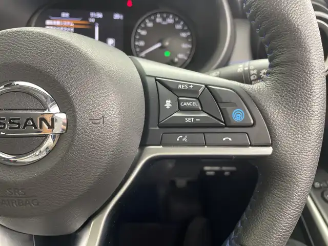 日産 キックス オーテック 三重県 2021(令3)年 1.9万km 青Ⅱ 禁煙車/純正ナビ/AM/FM/CD/DVD/BT/SD/フルセグTV/エマージェンシーブレーキ /アラウンドビューモニター /プロパイロッド/インテリジェントルームミラー/電子パーキングブレーキ/オートライト/オートハイビーム/LEDヘッドライト/ルーフレール /ドライブレコーダー/ハーフレザーシート /シートヒーター /革巻きステアリング/ETC/インテリジェントキー/プッシュスタート
