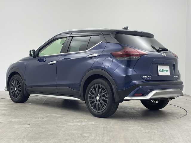 日産 キックス オーテック 三重県 2021(令3)年 1.9万km 青Ⅱ 禁煙車/純正ナビ/AM/FM/CD/DVD/BT/SD/フルセグTV/エマージェンシーブレーキ /アラウンドビューモニター /プロパイロッド/インテリジェントルームミラー/電子パーキングブレーキ/オートライト/オートハイビーム/LEDヘッドライト/ルーフレール /ドライブレコーダー/ハーフレザーシート /シートヒーター /革巻きステアリング/ETC/インテリジェントキー/プッシュスタート