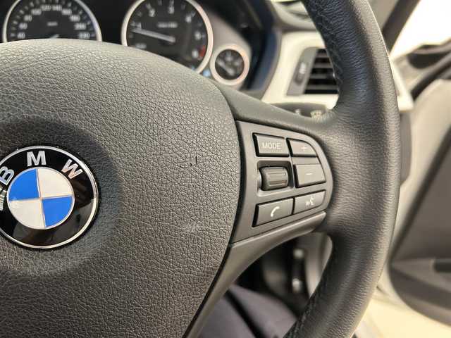 ＢＭＷ ３２０ｄ 岡山県 2017(平29)年 3.9万km アルピンホワイトⅢ 純正ナビ/Bluetooth/バックカメラ/パーキングベンチレーション/BMWアシスタンス/クルーズコントロール/オートライト/オートワイパー/フォグライト/ドライブレコーダー（F/R)/ミラー一体型ETC/衝突警告/歩行者警告/車線逸脱警告/車線変更警告/自動防眩ミラー