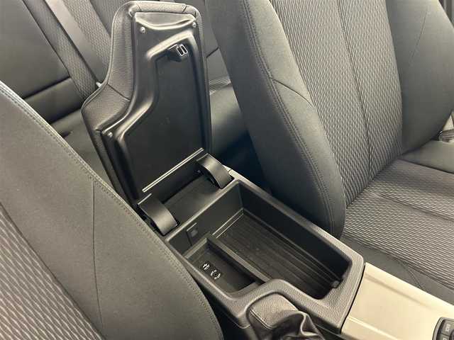 ＢＭＷ ３２０ｄ 岡山県 2017(平29)年 3.9万km アルピンホワイトⅢ 純正ナビ/Bluetooth/バックカメラ/パーキングベンチレーション/BMWアシスタンス/クルーズコントロール/オートライト/オートワイパー/フォグライト/ドライブレコーダー（F/R)/ミラー一体型ETC/衝突警告/歩行者警告/車線逸脱警告/車線変更警告/自動防眩ミラー