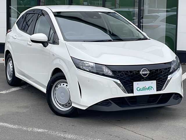 日産 ノート S FOUR 道東・釧路十勝 2022(令4)年 3.9万km ホワイト ・４WD/・社外メモリナビ/（AM・FM・CD・BT・ワンセグ・iPod）/・バックカメラ/・前席シートヒーター/・スマートキー/・プッシュスタート/・ETC/・前後コーナーセンサー/・フロアマット/・ドアバイザー